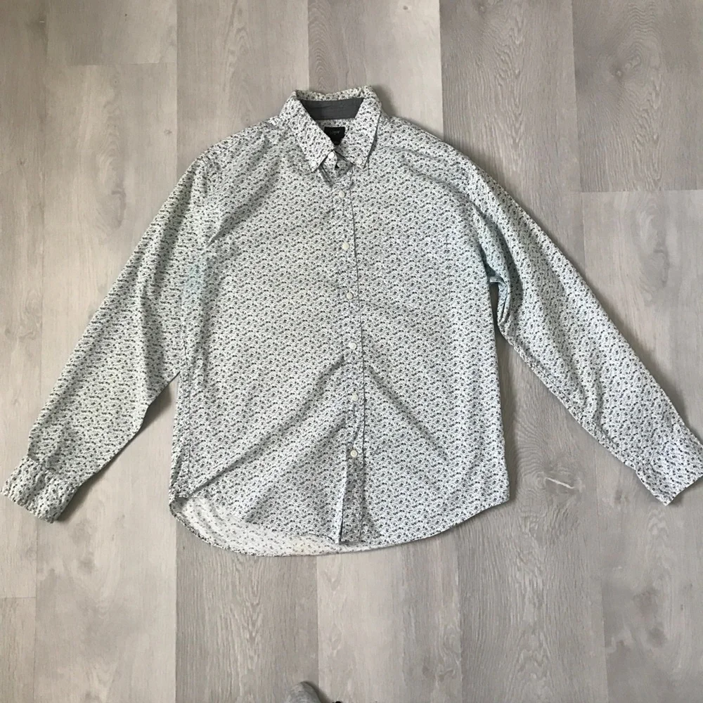 J CREW MENS SHIRT FLORAL WHITE BLUE BUTTON DOWN LONG SLEEVE LARGE